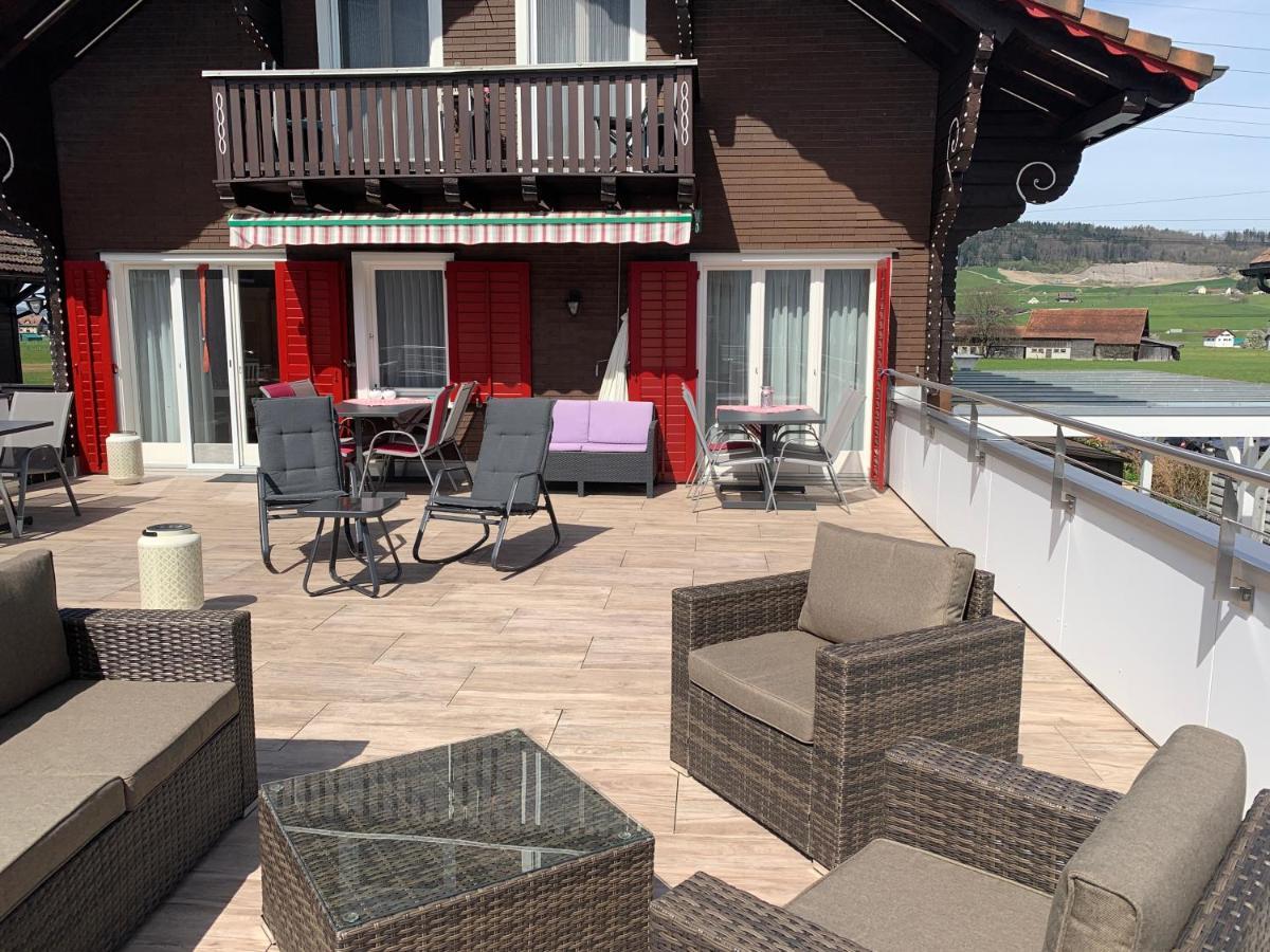 Pension Chalet Charme Siebnen Exterior foto